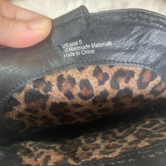 Very Volatile Los Angeles Embroidered Cowboy Boots with Leopard Print Interior - Picture 6 of 9